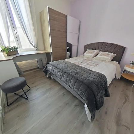 Logement Place D'Erlon Hypercentre Avec Balcon Apartment Reims Ngoại thất bức ảnh